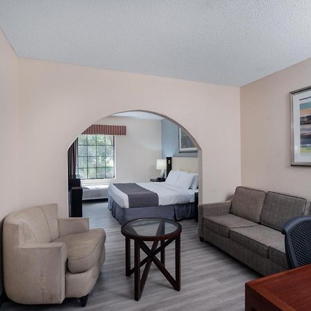 Baymont By Wyndham Hinesville Fort Stewart Area Exterior foto