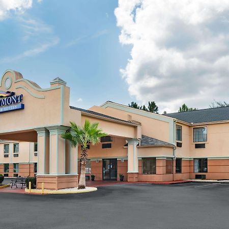 Baymont By Wyndham Hinesville Fort Stewart Area Exterior foto