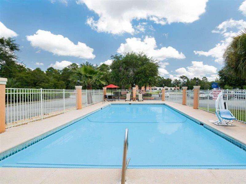 Baymont By Wyndham Hinesville Fort Stewart Area Exterior foto