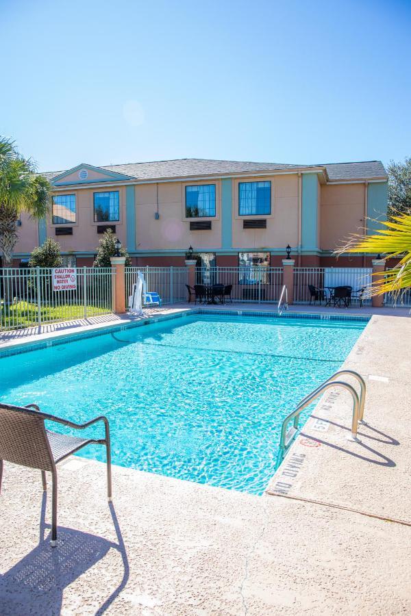 Baymont By Wyndham Hinesville Fort Stewart Area Exterior foto