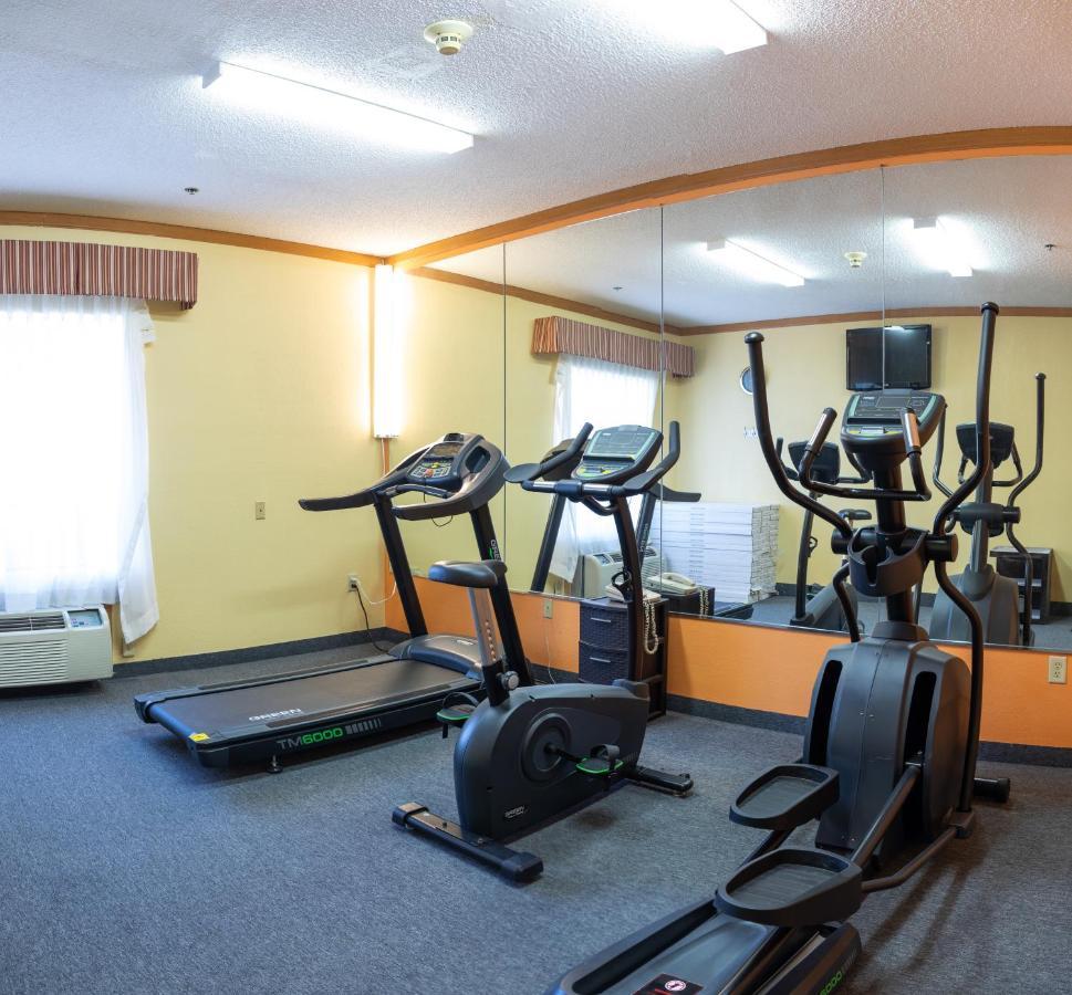 Baymont By Wyndham Hinesville Fort Stewart Area Exterior foto